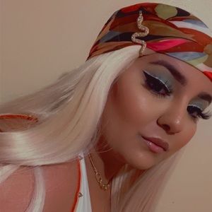 Meet your Posher, Amareli